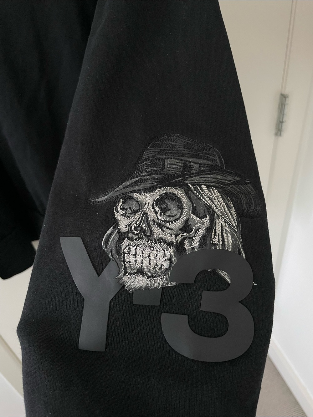 Y-3 Yohji Yamamoto Skull Sleeve Sweatshirt Black Crewneck FJ0382 Men's Size M